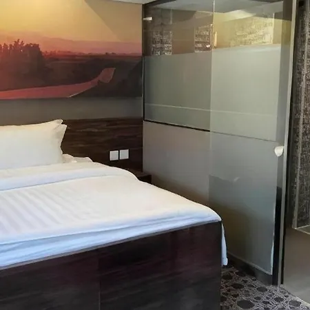 J Link Hotel-2